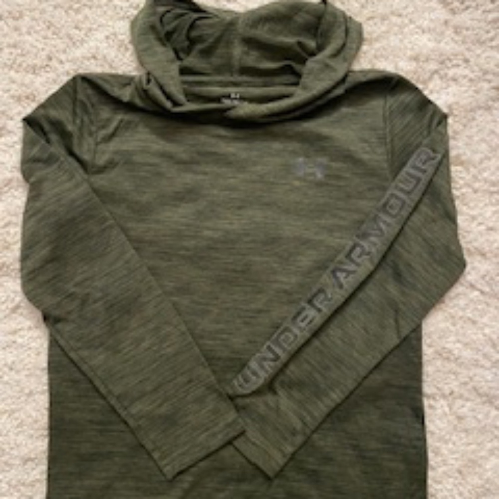 Under Armour performance long sleeve SIZE YM
